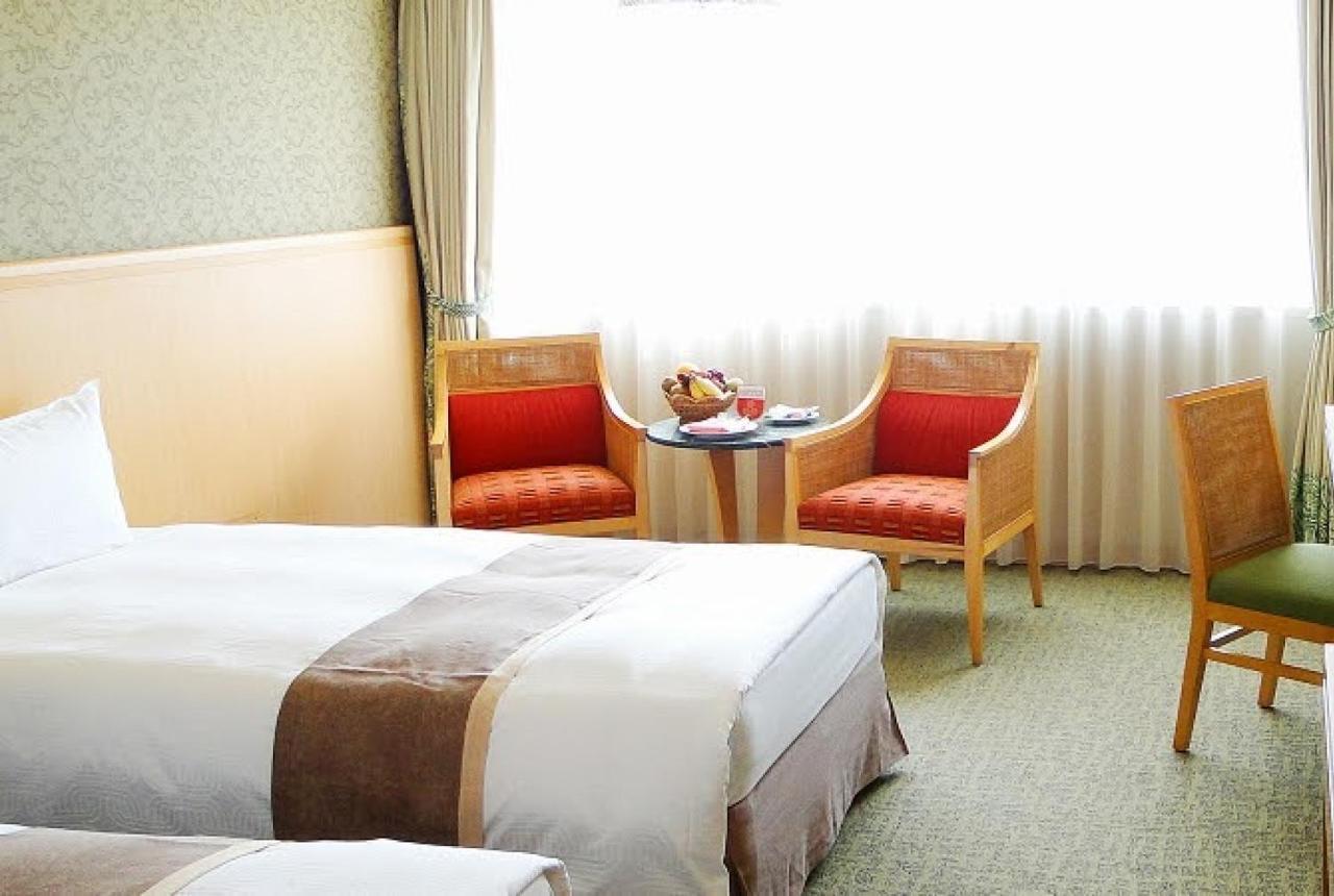 Chateau De Chine Hotel Hualien Bagian luar foto A room at the hotel