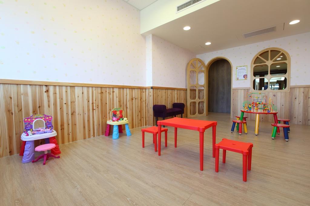 Chateau De Chine Hotel Hualien Bagian luar foto Childcare center