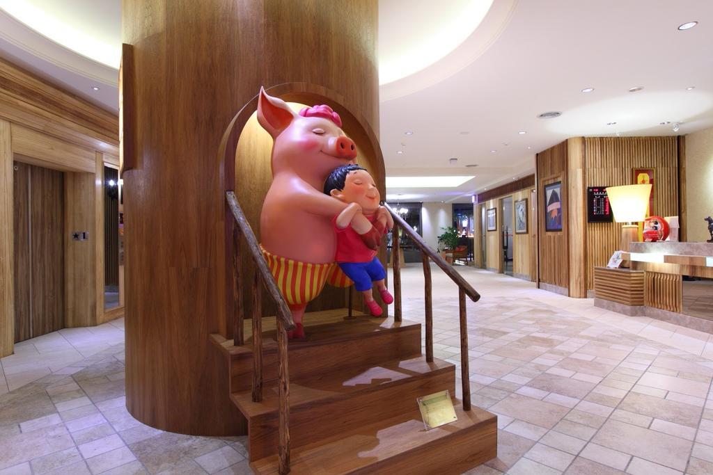 Chateau De Chine Hotel Hualien Bagian luar foto The interior of the hotel