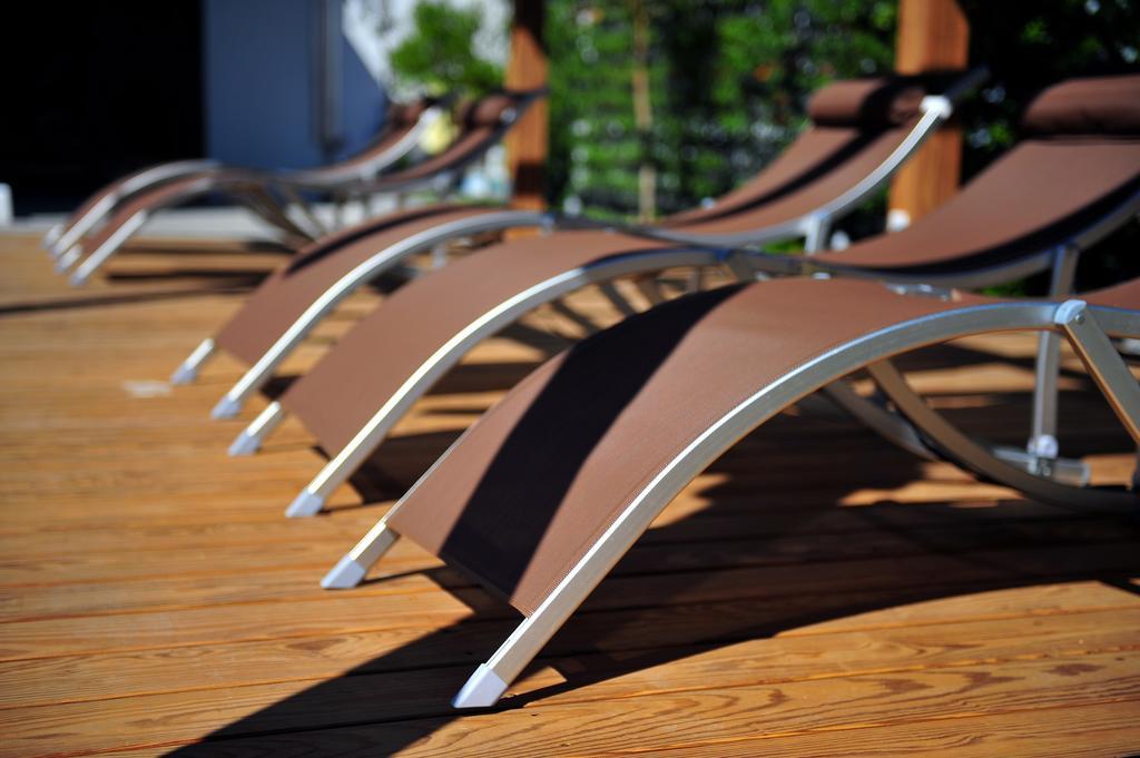 Chateau De Chine Hotel Hualien Bagian luar foto Sunbathing chairs